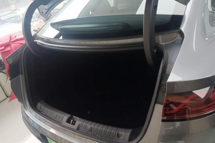 Used BYD Qin L 2025 DM-i Smart Drive 120KM Superior Model
