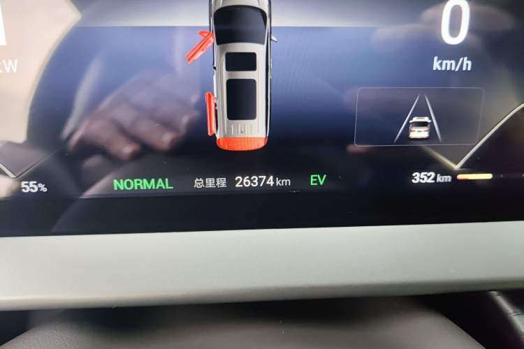 Used Denza D9 2024 DM-i 980 Four-Wheel Drive Flagship Model Odometer Close Up