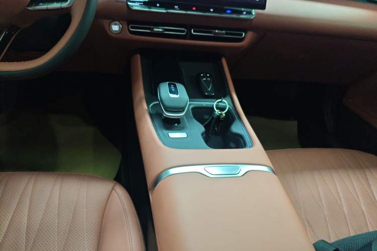 Used CHANGAN Eado 2026 Model, Fourth Generation, 1.5T 500Bar Smart Enjoyment Edition Gear Lever