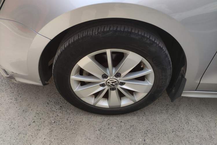 Used Volkswagen Sagitar 2015 1.6L Manual Fashion Edition
