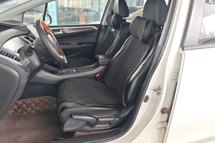 Used Honda Jade 2017 1.8L automatic Comfort version 5 seats Left Front Seat