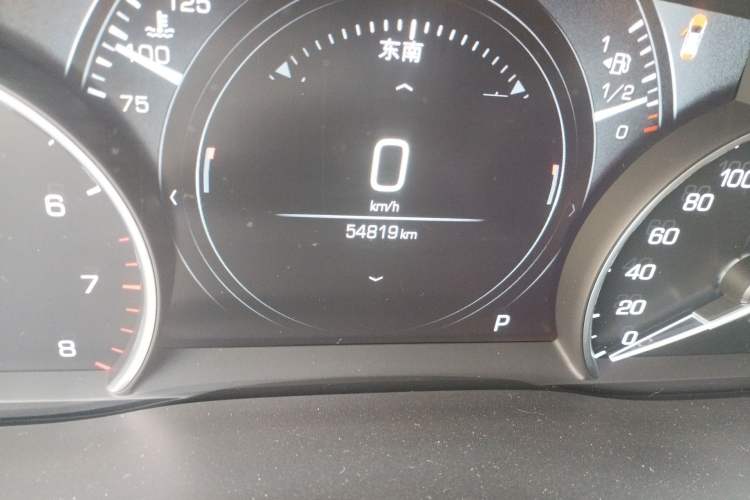 Used Cadillac XT5 2018 28T Four-Wheel Drive Luxury Model Odometer Close Up