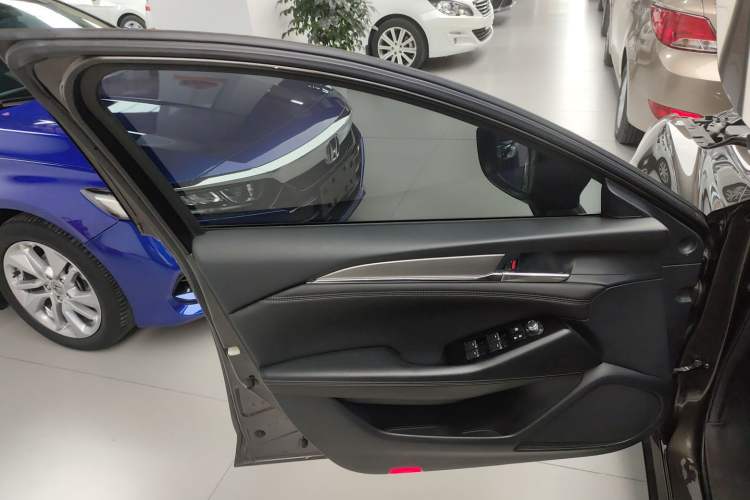 Used Mazda Atenza 2020 2.5L Skyline Sport Edition
