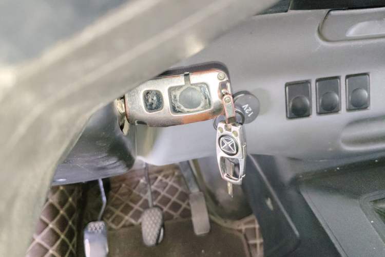 Used JMC Transit 2019 2.8T Commercial Version Long Wheelbase Mid-Roof 6-Seater Rear Single Tire China VI Emission Standard – JX493 Vehicle Key