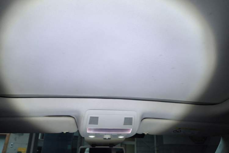 Used Volkswagen Touareg 2016 3.0 TSI High-End Version Headliner