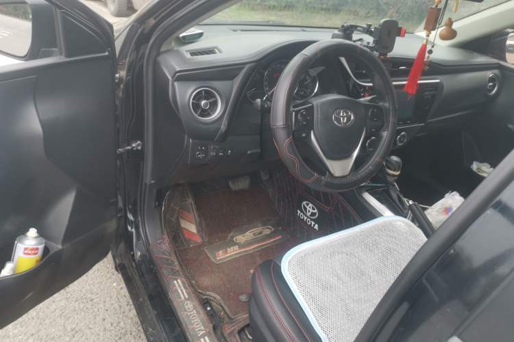 Used Toyota Levin 2017 Revised Version 185T CVT Elite Edition China VI Standard Driver Seat