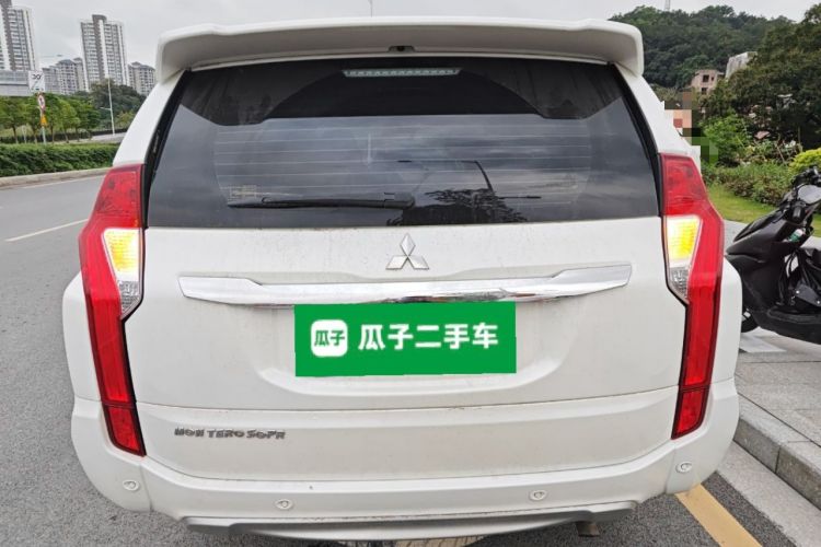 Used Mitsubishi Pajero Sport  Rear