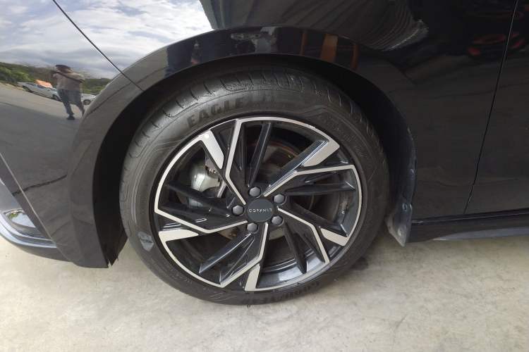 Used Lynk & Co 03 2023 1.5TD DCT JingPro Left Front Wheel Hub