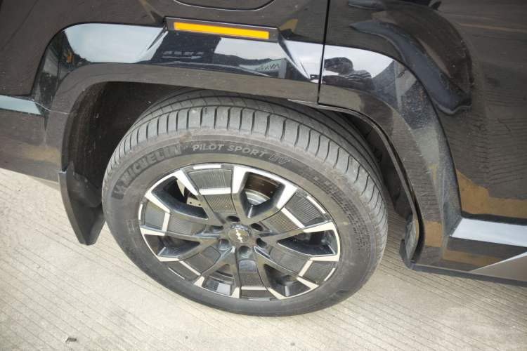 Used Formula Leopard 8 2025 Smart & Brave Flagship Edition 7 Seats
