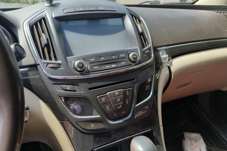 Used Buick Regal 2015 2.0L Leading Fashion Edition