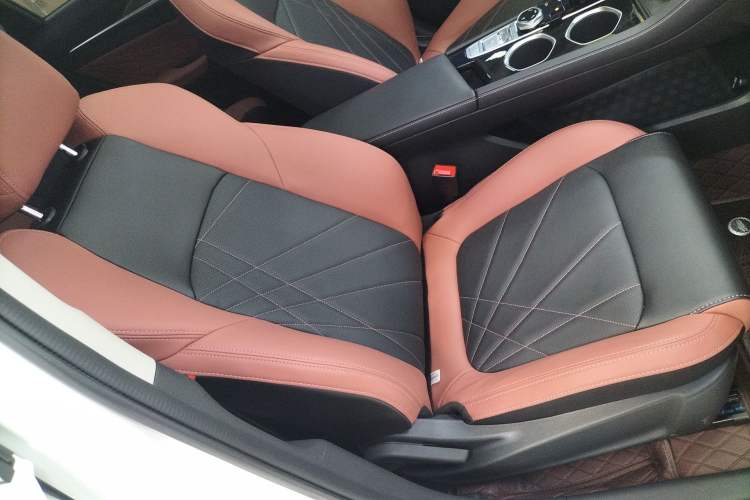 Used CHANGAN Eado 2024 PLUS Blue Whale NE 1.4T GDI DCT High-Energy Edition Right Front Seat