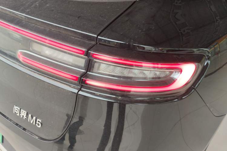 Used Hima AITO M5 2025 Extended-Range Ultra Rear-Wheel-Drive Version Right Rear Taillight