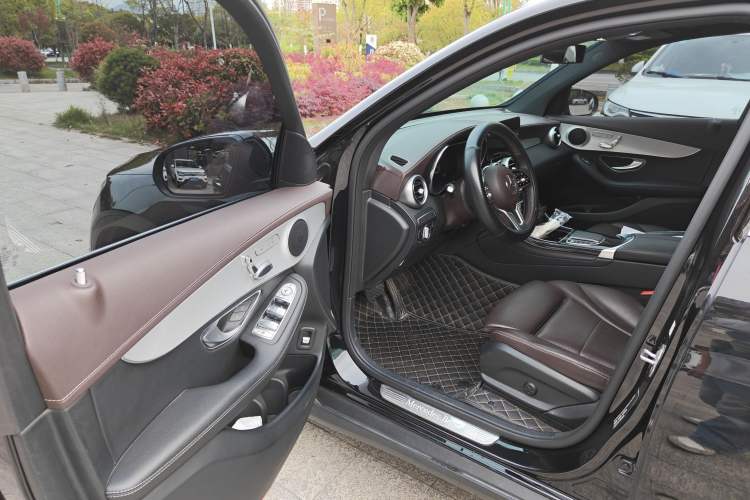 Used Mercedes-Benz GLC 2022 Facelifted GLC 260 L 4MATIC Dynamic Edition Driver Seat