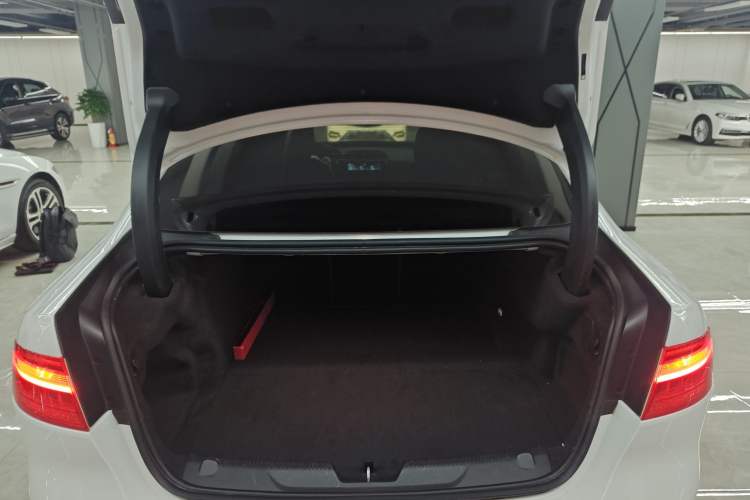 Used Jaguar XEL 2019 2.0T 200 PS Deluxe Edition