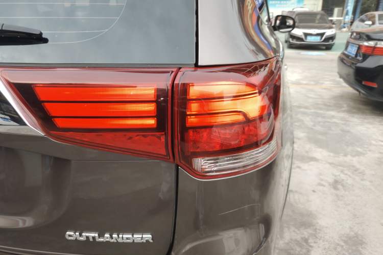 Used Mitsubishi Outlander 2020 2.4L 4x4 Zhi Xiang Edition 5 Seats
