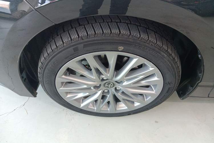 Used Toyota Avalon 2024 Dual-Engine 2.5L XLE Premium Edition
