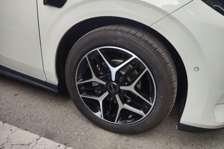 Used BYD Seal 06 New Energy 2025 EV 545KM Flagship Edition Right Front Wheel Hub