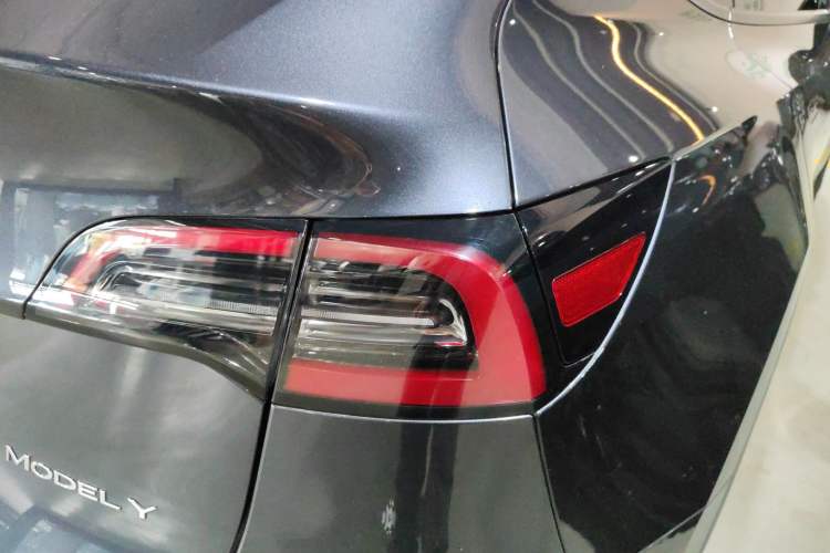 Used Tesla Model Y 2024 Rear-Wheel-Drive Version
