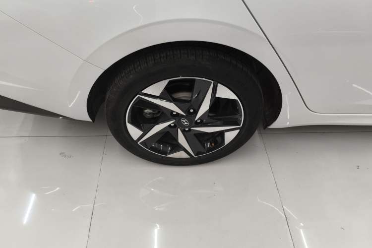 Used Hyundai Elantra 2022 1.5L CVT LUX Prestige Edition
