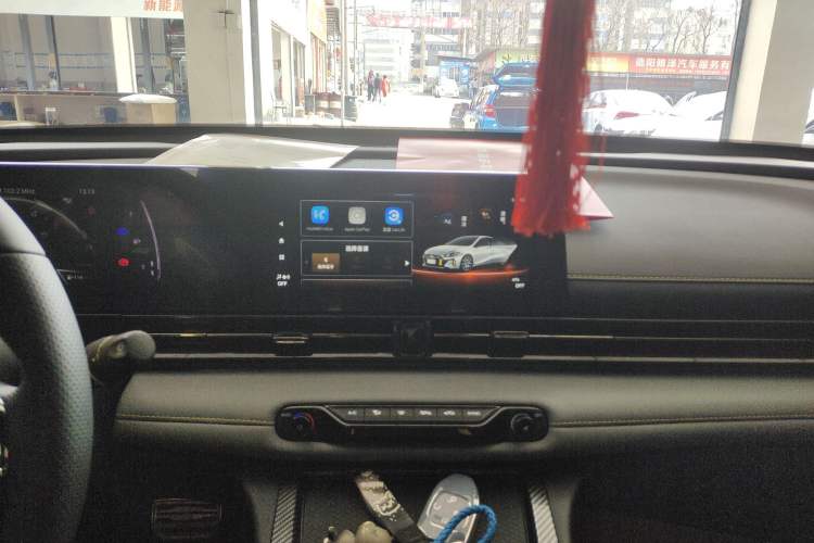 Used GAC Trumpchi EMPOW 2023 270T DCT J15 Version
