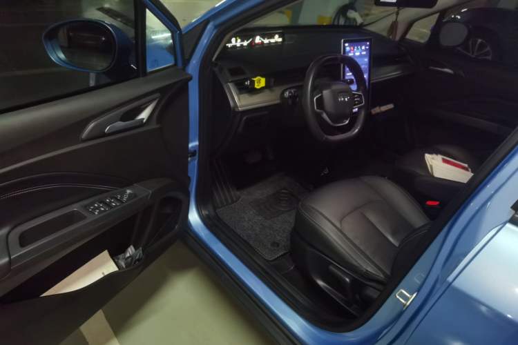 Used NETA V 2021 Standard Range Entertainment Version – Upgraded Model Driver Seat