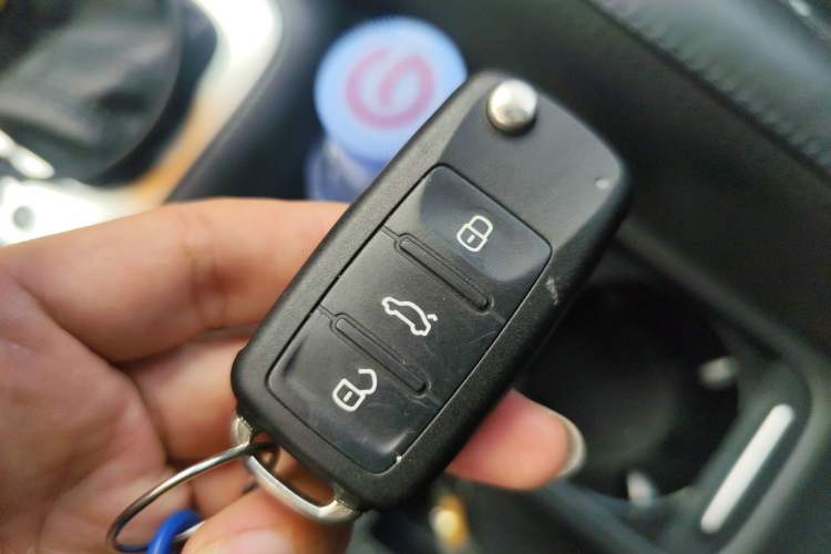 Used Volkswagen Tiguan 2015 1.8TSI Automatic All-Wheel-Drive Luxury Model Vehicle Key