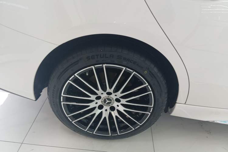 Used Mercedes-Benz C-Class 2022 C 260 L Sport Edition Right Rear Wheel Hub