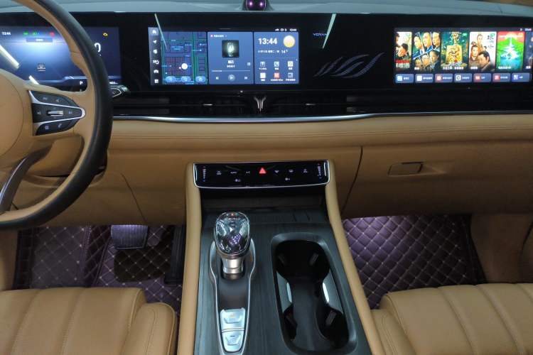 Used VOYAH Dream 2024 PHEV Extended-Range Premium Edition Audio And AC Panel