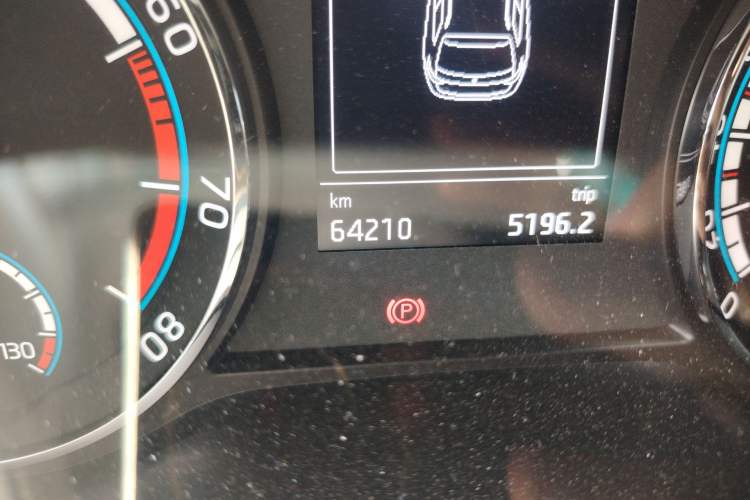 Used Skoda Karoq 2020 TSI280 Smart Drive Technology Edition China VI Odometer Close Up