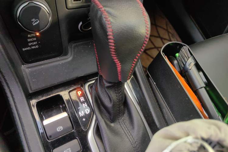 Used Jeep Grand Commander 2020 2.0T Four-Wheel Drive Elite Enhanced Edition Gear Lever