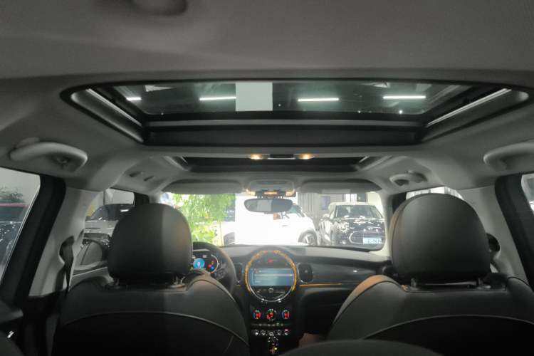 Used MINI 2022 1.5T COOPER Classic Edition Five-Door Version Headliner