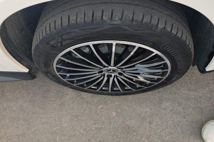 Used Mercedes-Benz GLC Coupe 2024 GLC 300 4MATIC Coupe SUV Right Front Wheel Hub