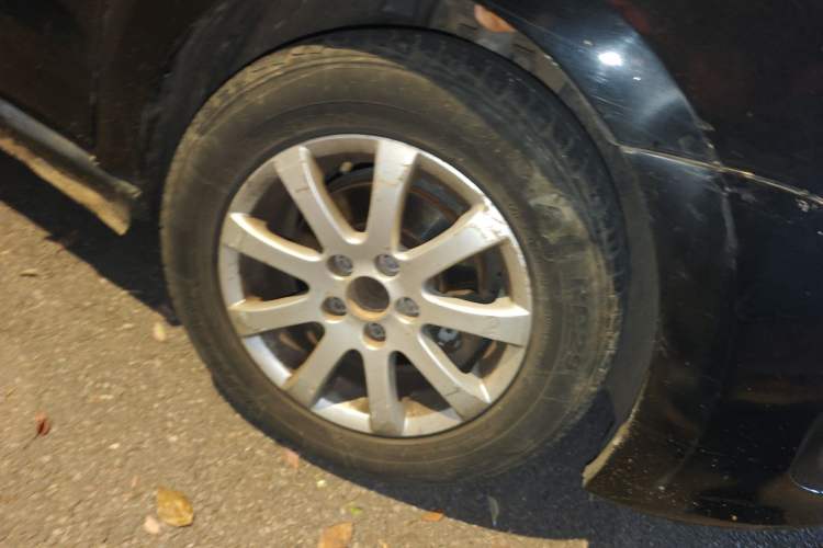 Used Volkswagen Polo 2011 1.4L Manual ZhiLe Edition Right Front Wheel Hub