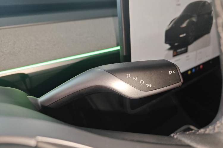 Used Tesla Model Y 2023 Rear-Wheel-Drive Version
