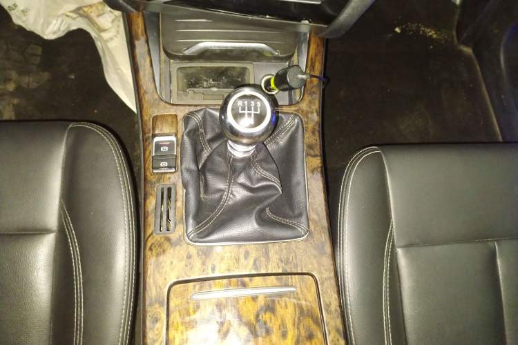 Used Hanteng X7 2016 1.5T Manual Luxury Edition Gear Lever