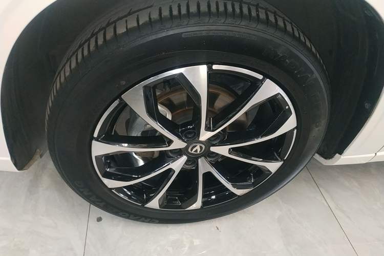 Used CHANGAN UNI-Z New Energy 2024 Blue Whale Smart Electric iDD 125km Excellence Model Exterior 1