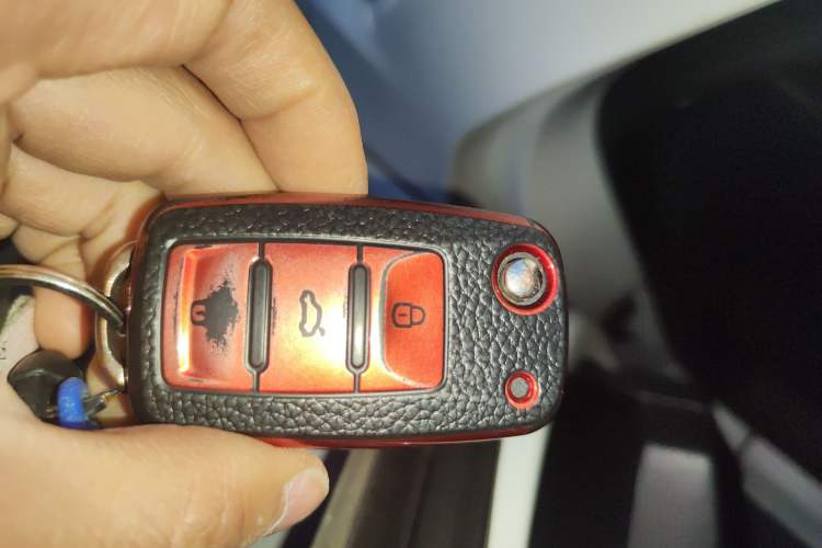 Used Volkswagen Tiguan 2016 280TSI Automatic Two-Wheel Drive Silk Road Comfort Edition Vehicle Key