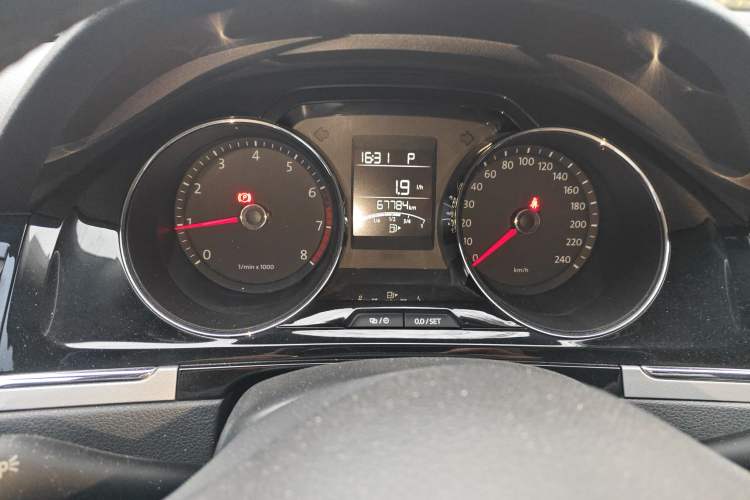 Used Volkswagen Bora 2013 1.6L Automatic Comfort Model Instrument Cluster