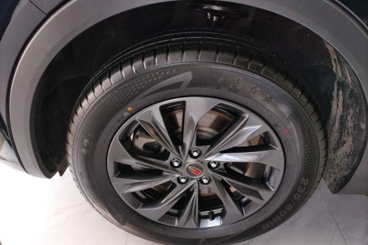 Used Hongqi HS5 2025 2.0T Two-Wheel Drive Flagship Pro Edition Left Front Wheel Hub