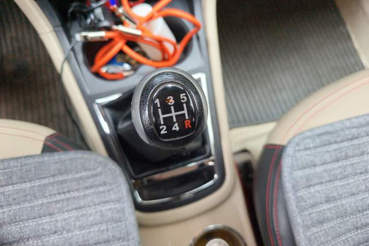 Used FAW Yingzhi 737 2015 1.5L Manual Elite Edition
