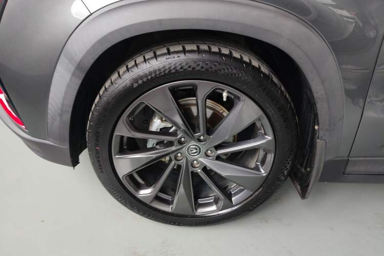 Used CHANGAN UNI-T 2020 1.5T Prestige Version Exterior 4