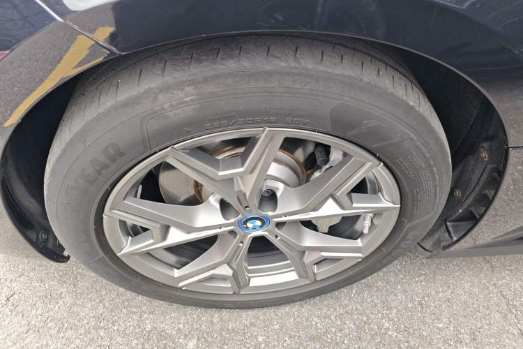 Used BMW i3 2022 eDrive 35 L Left Front Wheel Hub