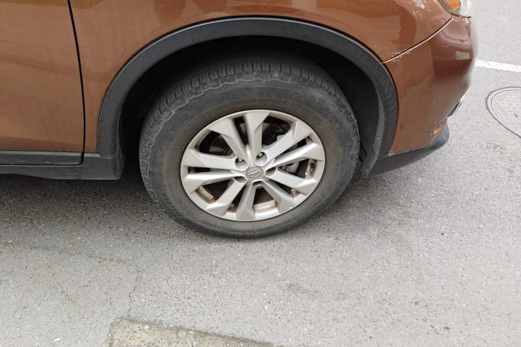 Used Nissan X-Trail 2015 2.0L CVT Comfort MAX Edition 2WD
