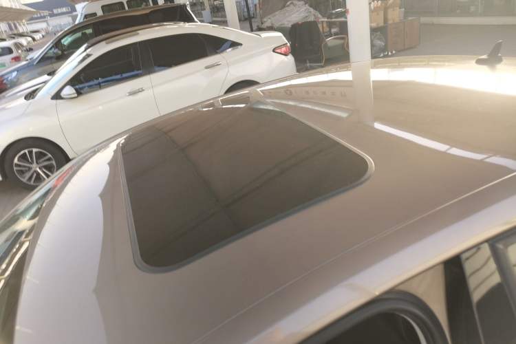 Used Volkswagen Sagitar 2015 280TSI Automatic Flagship Model Roof