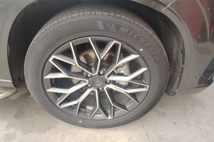 Used CHANGAN OSHAN Z6 2022 Blue Whale 1.5T DCT Smart Navigation Model Exterior 1