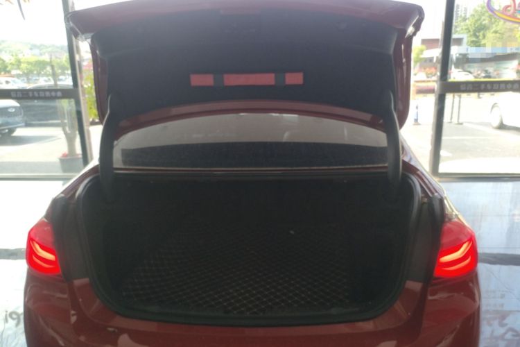 Used BMW 3 Series 2018 320Li Fashion Model Trunk