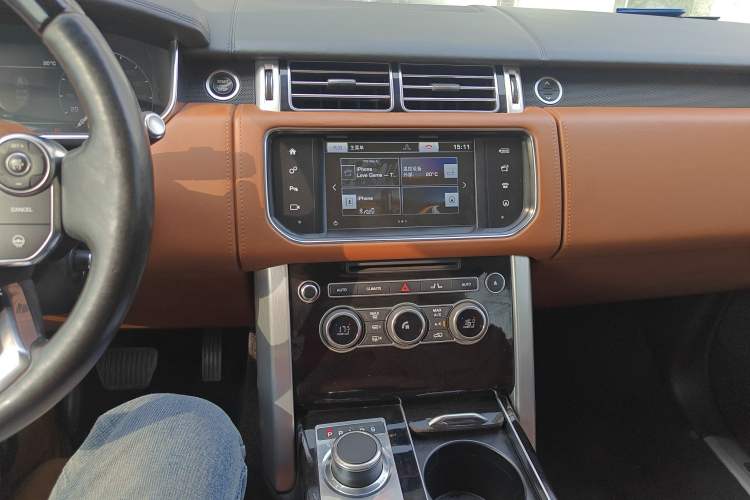 Used Land Rover Range Rover 2015 3.0 TDV6 Vogue SE Extended-Length Model
