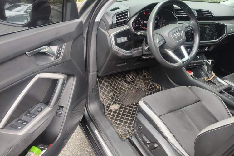 Used Audi Q3 2020 35 TFSI Ambition Dynamic Edition
