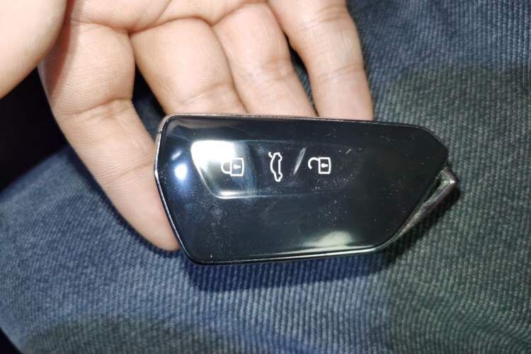 Used Volkswagen ID.7 VIZZION 2024 AIR model Vehicle Key