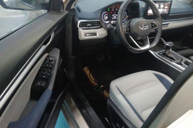 Used Geely Auto Emgrand 2022 4th Generation 1.5L CVT Flagship Model
